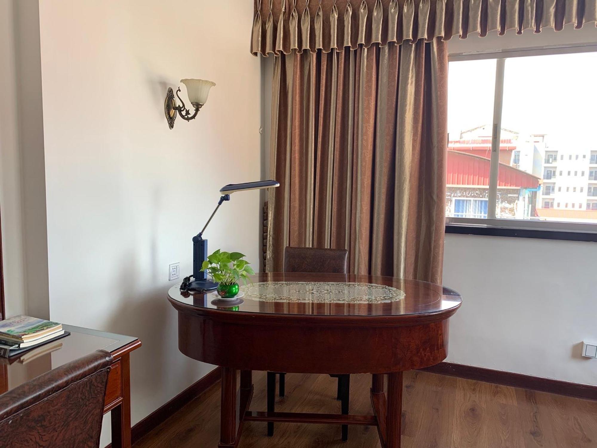 Chung Hsin Hotel 中信酒店 Phnom Penh Exteriör bild